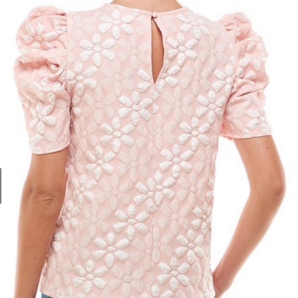 TCEC Pink Floral Textured Jacquard Top with Puff Short Sleeves - Picture 13 of 14